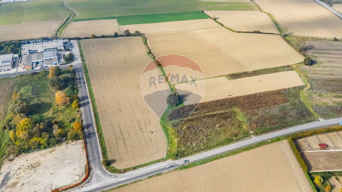 Land in Viadana, Lombardy, Italy 1 - 16610031
