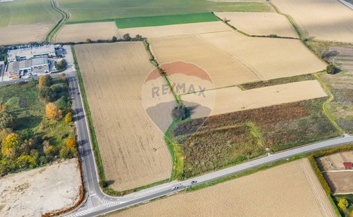 Land in Viadana, Lombardy, Italy 1