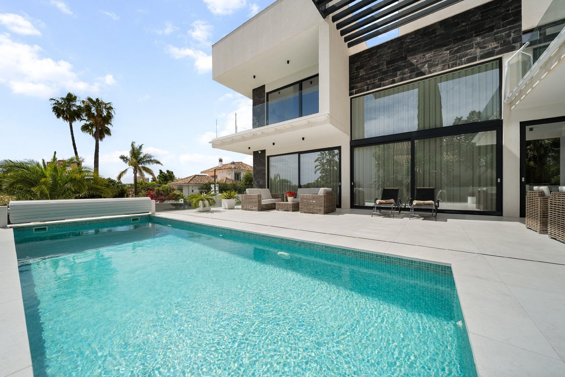 Villa in Elviria-Cabopino, Marbella, Spain 2 - 16613860