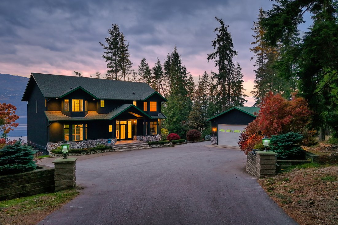 Maison à Nakusp, Colombie-Britannique, Canada 1 - 16608993