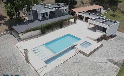 Finca in San Jerónimo, Antioquia, Colombia 1