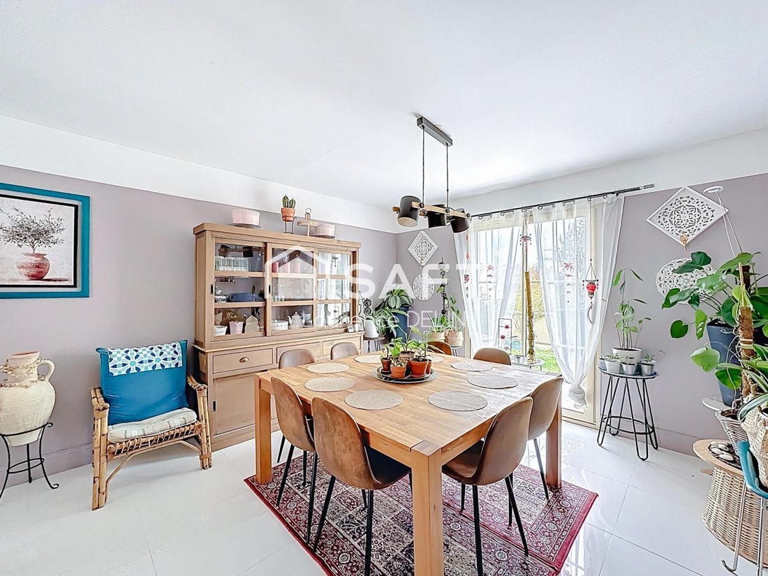 House in Boisemont, Ile-de-France, France 3 - 16613346