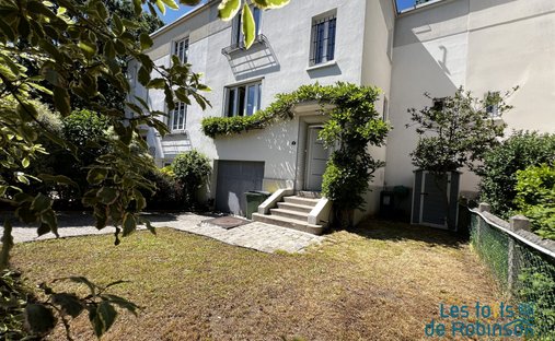House in Wallon, Le Plessis-Robinson, France 1