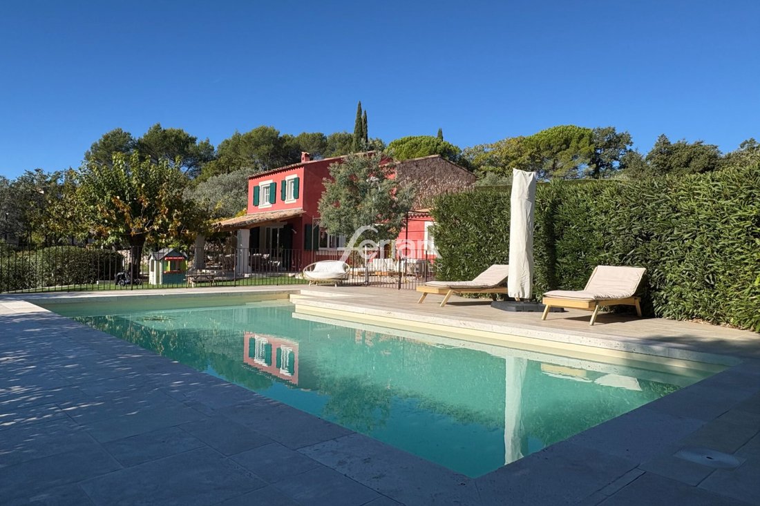 Villa in Callas, Provence-Alpes-Côte d'Azur, France 1 - 16611144