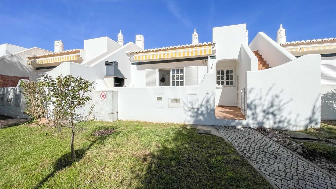 Villa in Vilamoura, Quarteira, Algarve 1 - 16612164