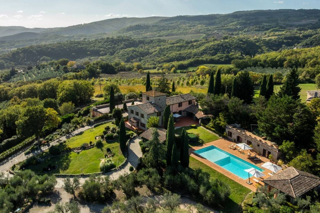 Villa in Todi, Umbria, Italy 1 - 16614553