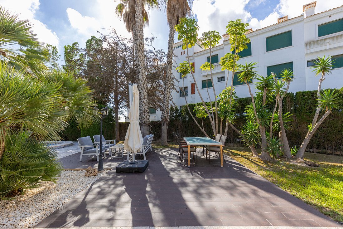 Villa in Orihuela, Valencian Community, Spain 5 - 16609205
