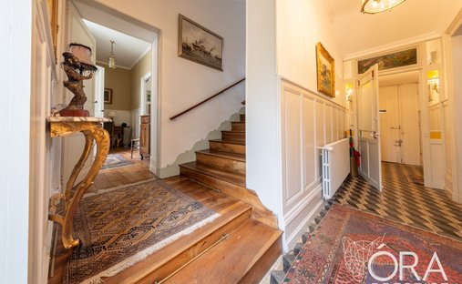 Castle for Sale in Saint-Jean-d'Angély, Nouvelle-Aquitaine, France