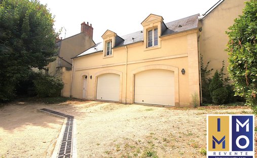 Castle for Sale in Bourges, Centre-Val de Loire, France