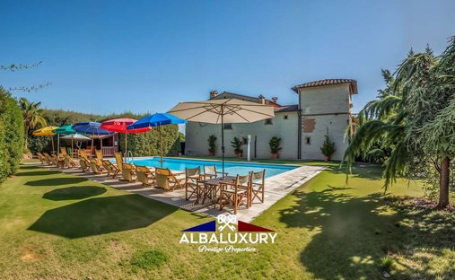 Castle for Sale in Serre di Rapolano, Tuscany, Italy