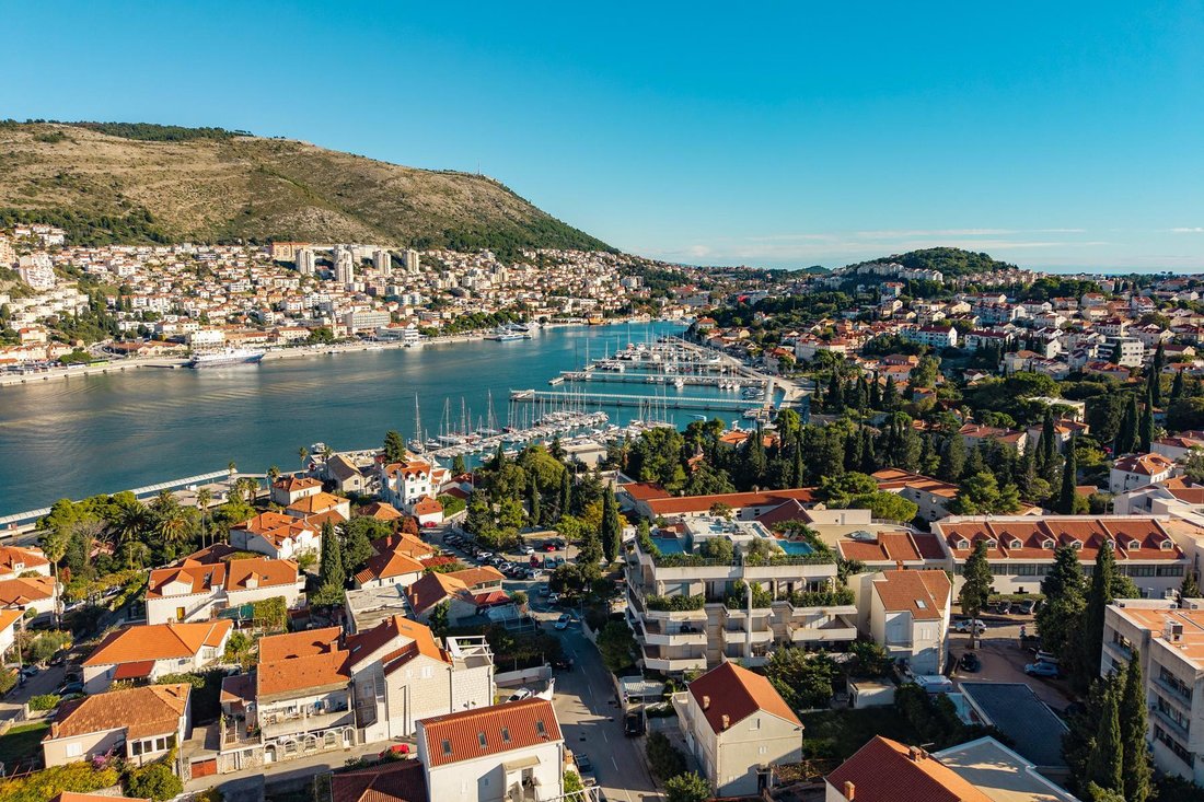 Apartment in Gradski kotar Lapad, Dubrovnik, Dubrovnik-Neretva County 2 - 16269171