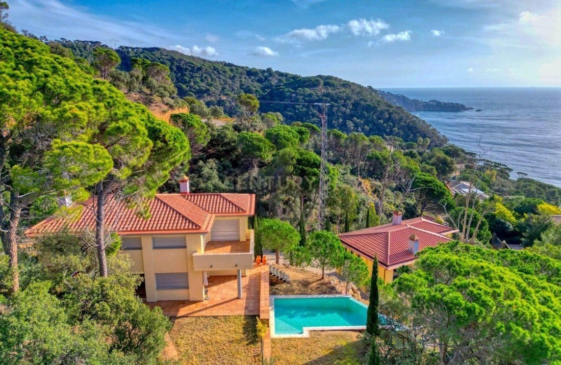 Villa in Sant Feliu de Guixols, Catalonia, Spain 2 - 16613069
