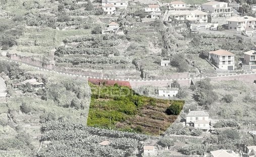 Land in Santa Cruz, Madeira, Portugal 1
