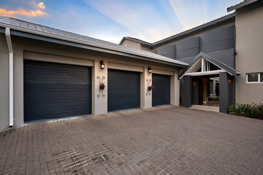 House in Waterfall Country Estate South, Gauteng, South Africa 3 - 16613276