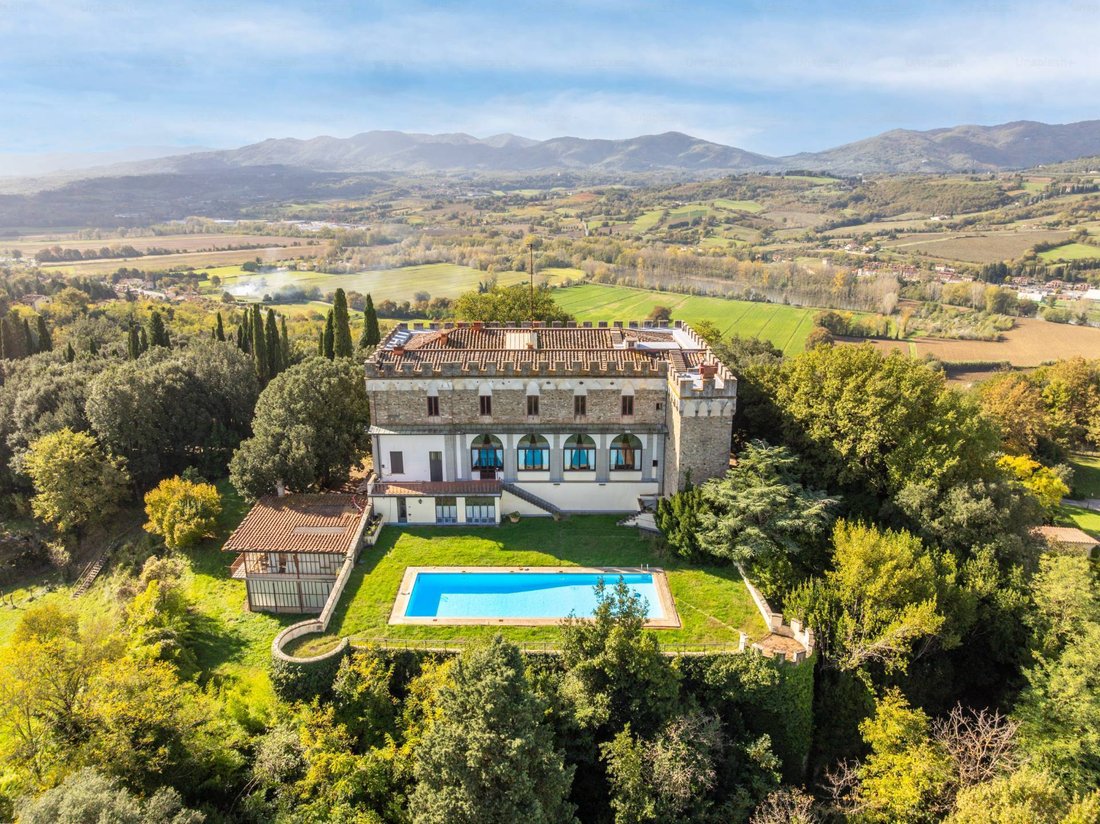 Castle in Leccio - Sant'Ellero - San Clemente, Reggello, Tuscany 1 - 16610043