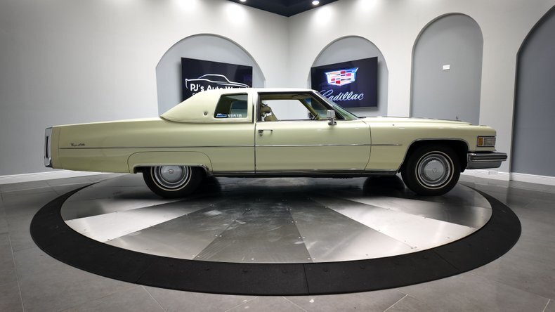 500 V8  Factory A/C  Upgraded Air Ride Suspension! in Clearwater, United States 4 - 16610979