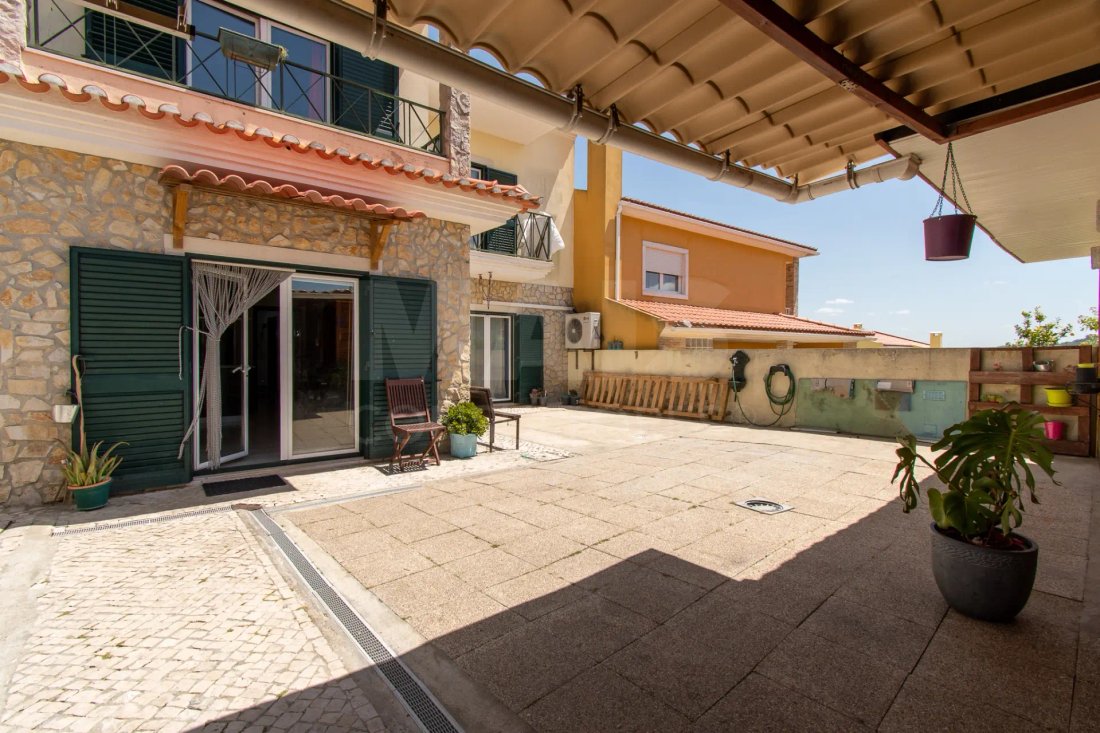 Villa in Loures, Lisbon, Portugal 1 - 16611168