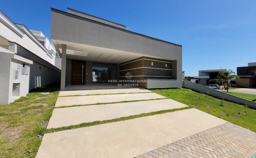 House in Votorantim, State of São Paulo, Brazil 1