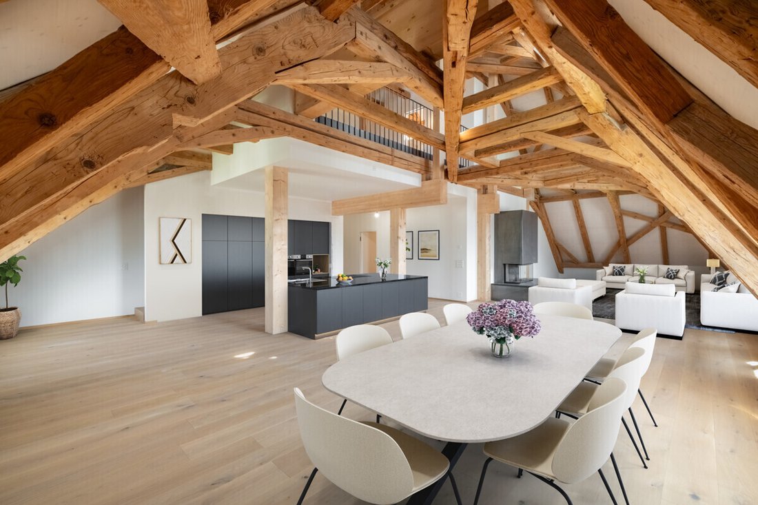Zizers: Rooftop Maisonette In A Castle Setting