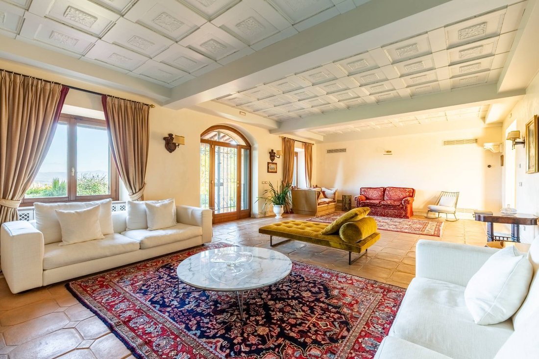 Villa in Todi, Umbria, Italy 5 - 16614553