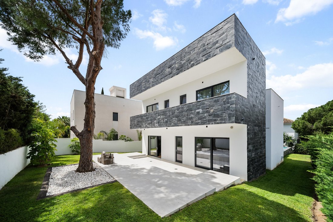 Villa in Elviria-Cabopino, Marbella, Spain 2 - 16613857