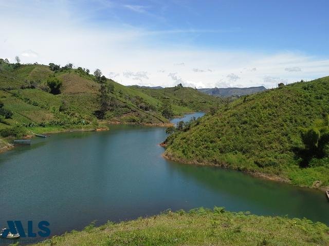 Terreno a Medellín, Dipartimento di Antioquia, Colombia 2 - 16615514