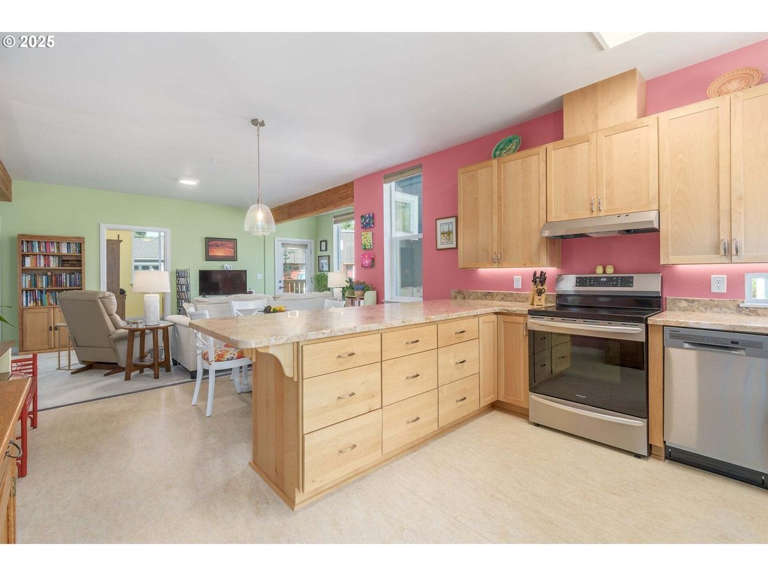 Condo in Eugene, Oregon, United States 5 - 15966364
