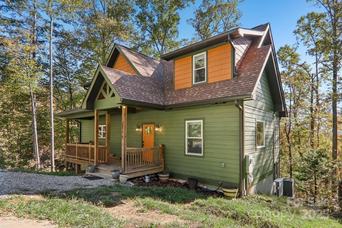 House in Hendersonville, North Carolina, United States 3 - 16611229
