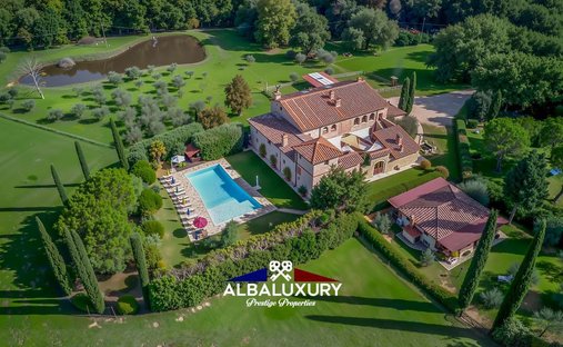 Castle for Sale in Serre di Rapolano, Tuscany, Italy