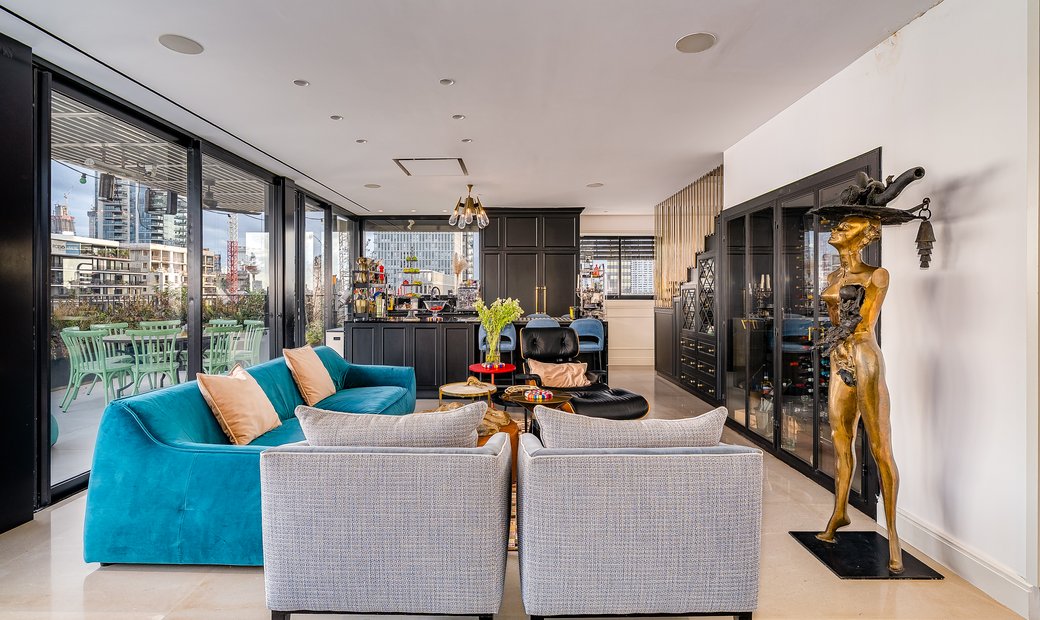 Stunning Magnificent Penthouse Suites With Extreme Volumes image