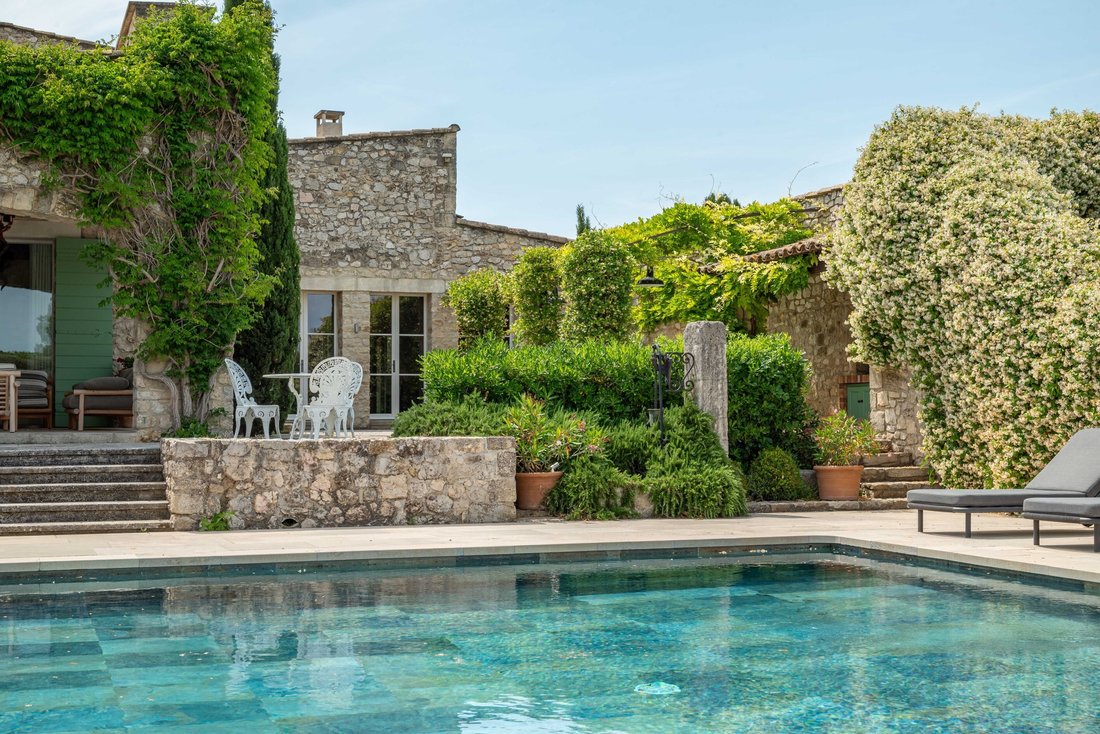 House in Eygalières, Provence-Alpes-Côte d'Azur, France 4 - 16336247