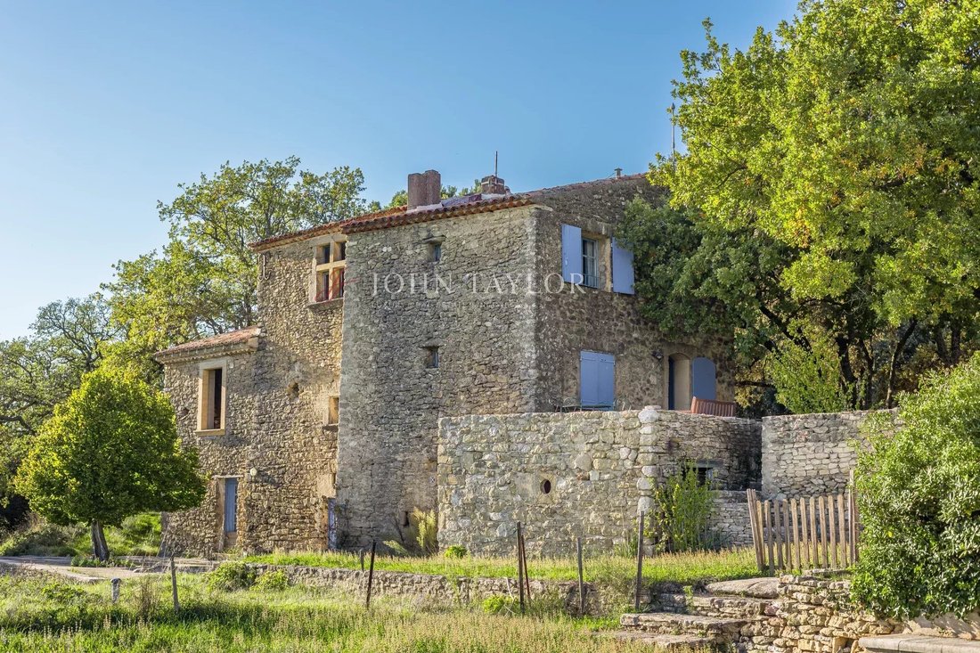 Estate in Cucuron, Provence-Alpes-Côte d'Azur, France 4 - 16609141