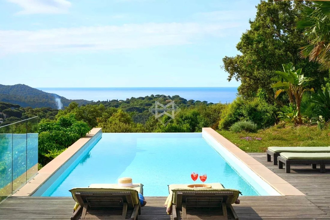 Villa à La Croix-Valmer, Provence-Alpes-Côte d'Azur, France 1 - 15509566