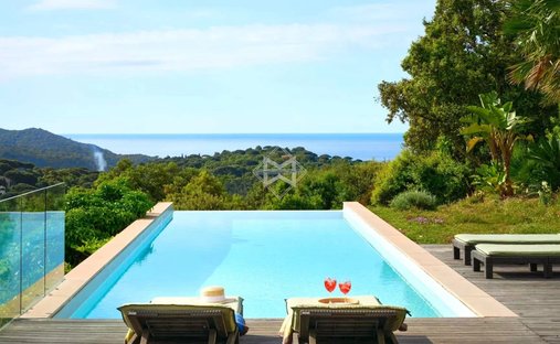 Villa in La Croix-Valmer, Provence-Alpes-Côte d'Azur, France 1