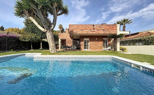 House in Sant Vicenc de Montalt, Catalonia, Spain 1