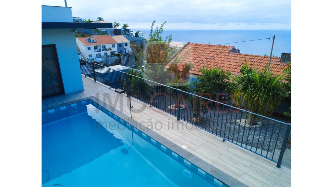 Modern Villa With Panoramic Sea View In Santa Maria Maior, Madeira