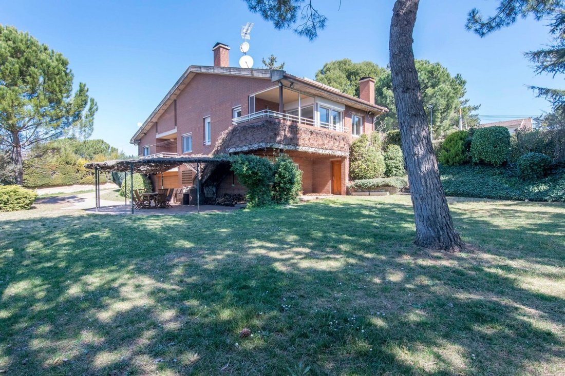 Villa in Sant Fruitos de Bages, Catalonia, Spain 1 - 16614078