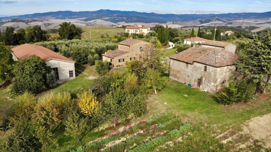 Land in Volterra, Tuscany, Italy 1 - 16613796