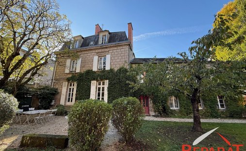Castle for Sale in Brive-la-Gaillarde, Nouvelle-Aquitaine, France