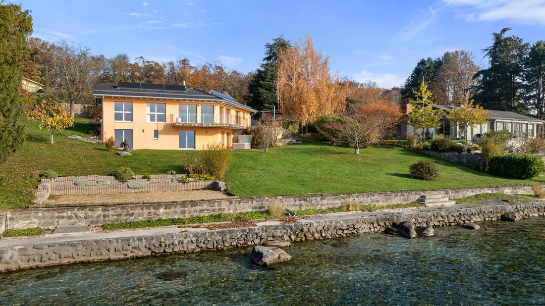 Exceptional Waterfront Property Between Nyon And Lausanne
