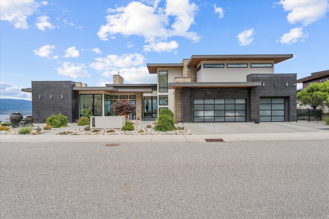 House in Kelowna, British Columbia, Canada 3 - 16614815