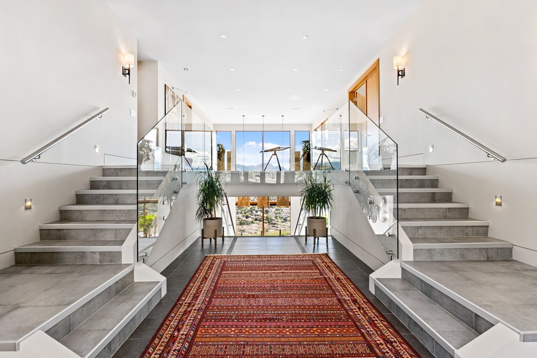 House in Kelowna, British Columbia, Canada 4 - 16614830