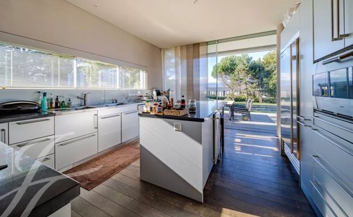 Castle Life At Your Fingertips