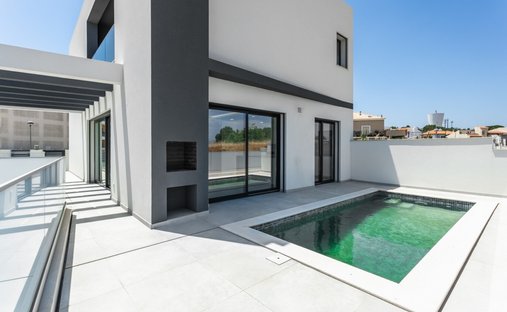 House in Mexilhoeira Grande, Algarve, Portugal 1