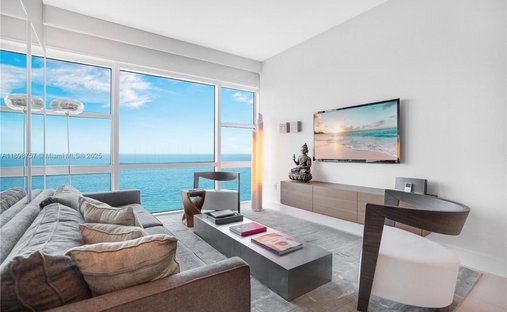 Condo in Miami Beach, Florida, United States 1