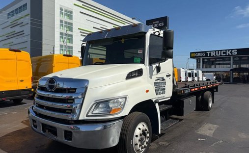 2013 Hino 268 268A in Miami, FL, United States 1