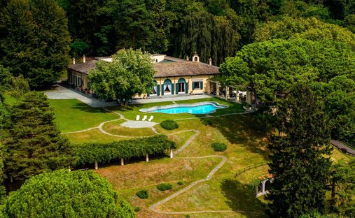 Haus in Barasso, Lombardei, Italien 1