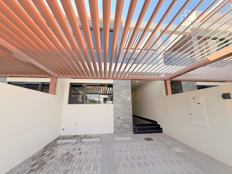 Townhouse in Damac Hills, Dubai, United Arab Emirates 2 - 16617116