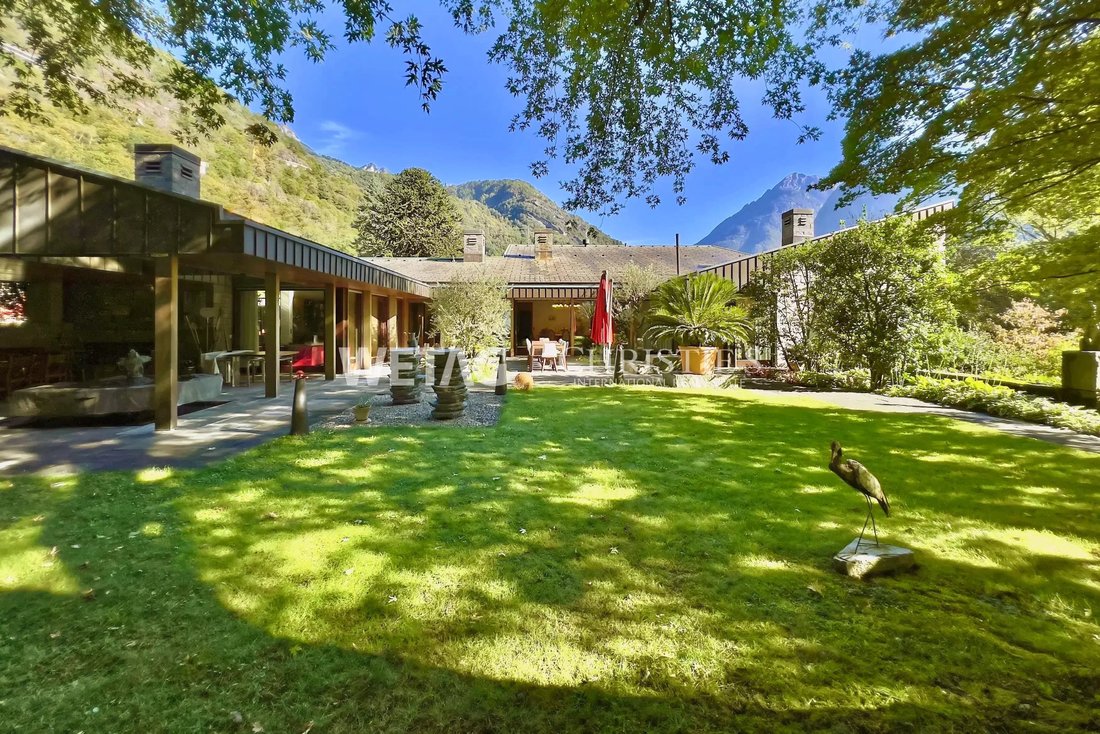 Villa in Grono, Graubünden, Schweiz 1 - 14015966