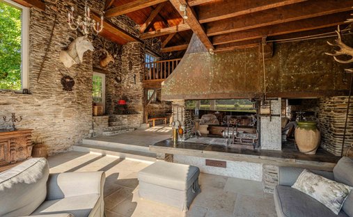 20 Minutes From The Sea : 19th C. Neogothic Style Chateau In Normandy